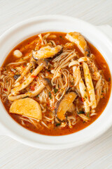 Stir-fried Spicy Mushroom with Tom Yum Soup