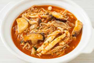 Stir-fried Spicy Mushroom with Tom Yum Soup