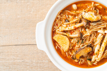 Stir-fried Spicy Mushroom with Tom Yum Soup