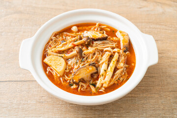 Stir-fried Spicy Mushroom with Tom Yum Soup