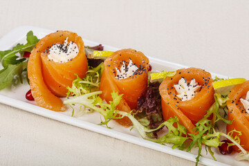 Rolled salmon with cream cheese