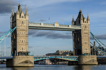 Naklejka na ściany i meble Tower Bridge