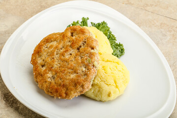 Chicken cutlet with mashed potato