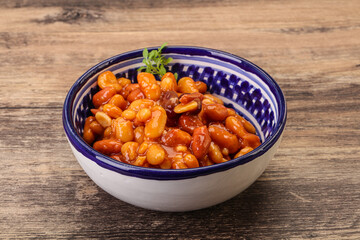 Baked kidney in tomato sauce
