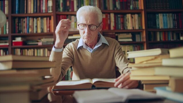 Senior translator having too many books to study before starting a new project