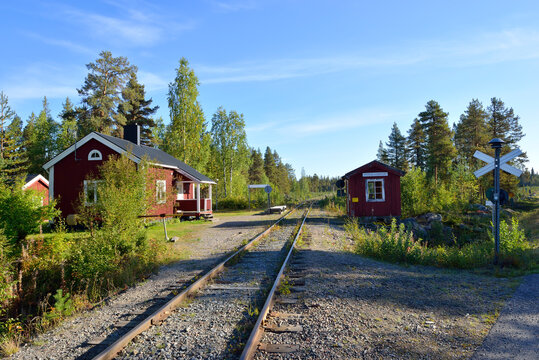 Am Fluss Pite &Auml;lven mit der alten Eisenbahnbr&uuml;cke