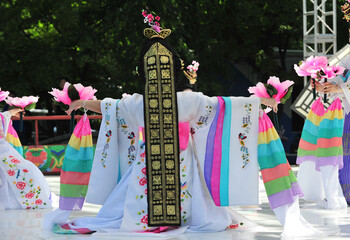 On May 17, 2018, It is performing Korean traditional dance at the 88th Chunhyang Festival in Gwanghanlu, Namwon-si, South Korea.