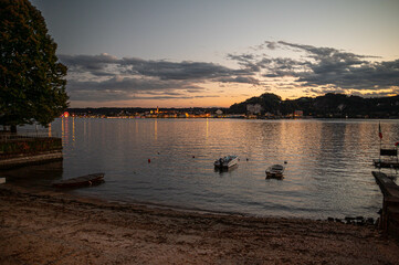 Lago Maggiore bei Nacht mit Blick auf Arona