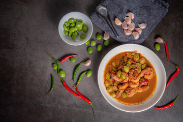 Stir Fried Shrimp with Sataw and Shrimp Paste, it is food of southern of Thailand. Anyone who has eaten it Must be fascinated for sure.