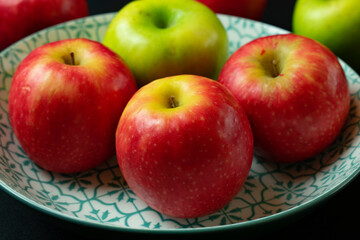 apples in a bowl