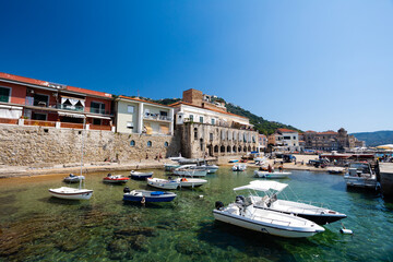 Obraz premium Panorama della città di castellabate, cilento