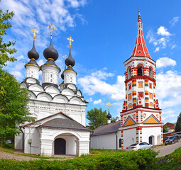 Fototapeta na wymiar Lazorevskaya Church was built in 1667 and is the first five-domed church in Suzdal. In 1745, a warm Antipy church was built next to the Lazarevsky Church. Russia, Suzdal, August 2021.