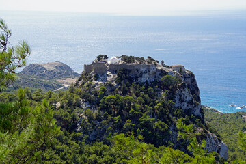 Fototapeta na wymiar castle of monolithos in greece