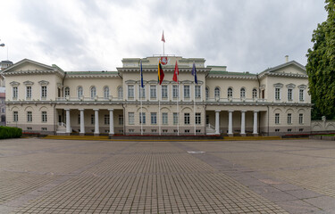 Naklejka premium view of the Lithuanian Presidential Palace and the Daukanto Square in Old Town Vilnius