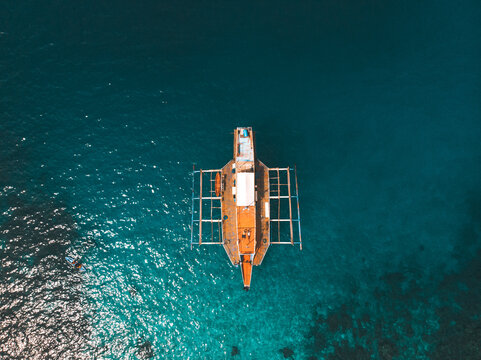 Aerial view of a boat on a body of water