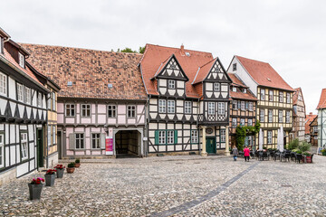 Fototapeta na wymiar Кведлинбург, Германия. В центре дом поэта Клопштока (с колоннами у входа, 1570 г.)