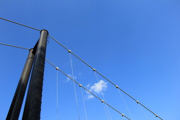 Fototapeta premium 吊り橋の一部分(上部)