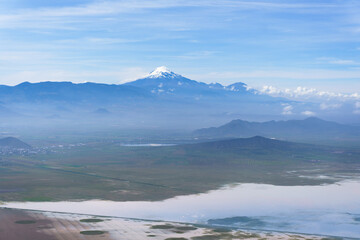 Fototapeta na wymiar volcano pico de orizaba the highest mountain in Mexico, the Citlaltepetl