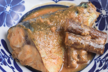 鯖の味噌煮込み