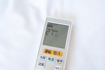 空調家電　エアコンのリモコン