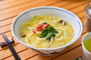梅と大葉の白だしあんかけうどん