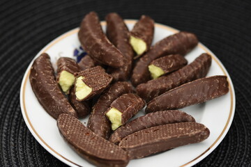 chocolate  bananas ,Mini  banana  covered with chocolate 
