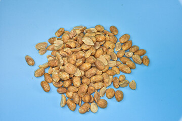 Roasted spicy peanuts snack