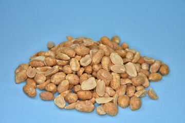 Fototapeta na wymiar Roasted spicy peanuts snack