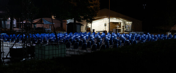 seats without people, a deserted audience, an empty place