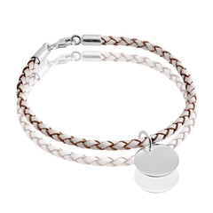 Geflochtenes Lederarmband mit silbernem Verschluss – Freisteller Schmuckaccessoire