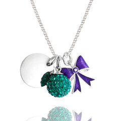 Elegante Halskette mit grünen Kugelanhänger und lila Schleife – Stilvoller Silberschmuck