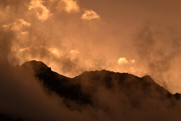 Tiroler Berge und Wolken