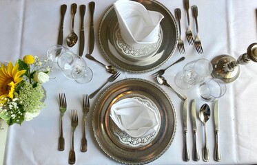 table setting in restaurant
