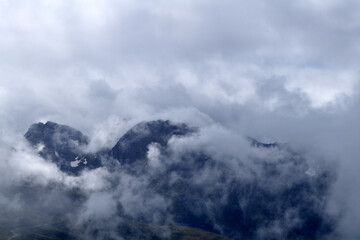 Tiroler Berge und Wolken
