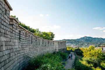 Fototapeten Naksan park fortress trail in Seoul, Korea © Sanga