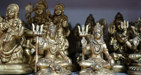 Fototapeta na wymiar Indian Hindu God Lord Ganesha Statues, Coated with colors and sold for Ganesh Chathurthi