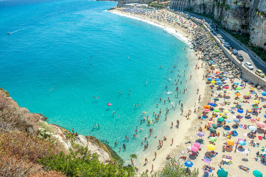 długa piaszczysta plaża w Tropea © Kamil_k2p