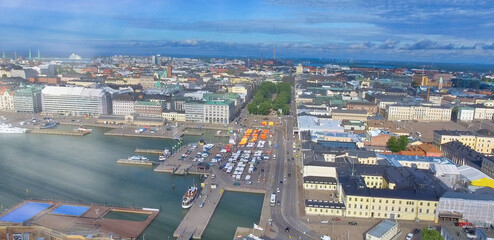 Obraz premium Aerial view of Helsinki skyline from Uspenski Cathedral