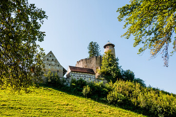 Arlesheim, Schloss Birseck, Ermitage, Dornach, Birseck, Landwirtschaft, Wald, Spazierweg, Wanderweg, Baselland, Sommer, Schweiz © bill_17