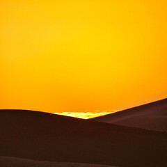 Obraz na płótnie Canvas sunset in desert