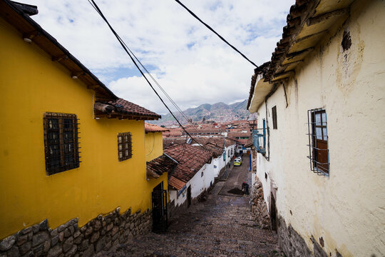 Alley between houses in Cusco, Peru