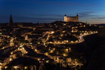 Obraz premium Toledo city at sunrise from the viewpoint