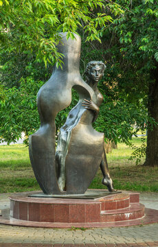 Roman with double bass - sculptural composition is based on story of Anton Chekhov. Taganrog. Russia