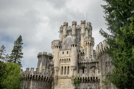 Photo of the castle of bruton on a cloudy day