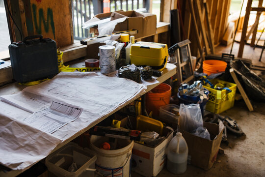 Building plans on workbench