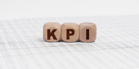 There are cubes on the reporting documents with the inscription - KPI