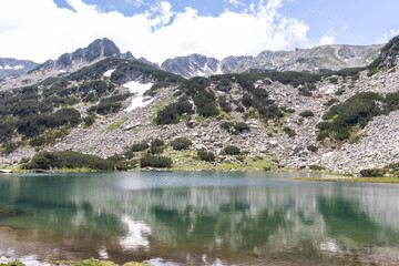 Fototapeta na wymiar landscape of Muratovo (Hvoynato) lake at Pirin Mountain, Bulgaria