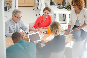 Obraz premium Office workers having meeting at desk
