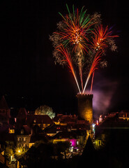 Allassac (Corrèze, France) - Feu d'artifice tiré depuis la tour César lors de la clôture de la...