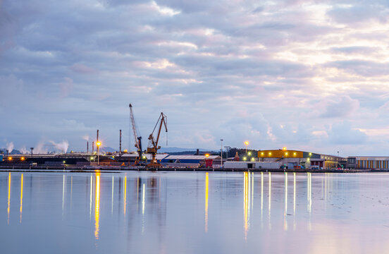 Industrial landscape with the sea next to it